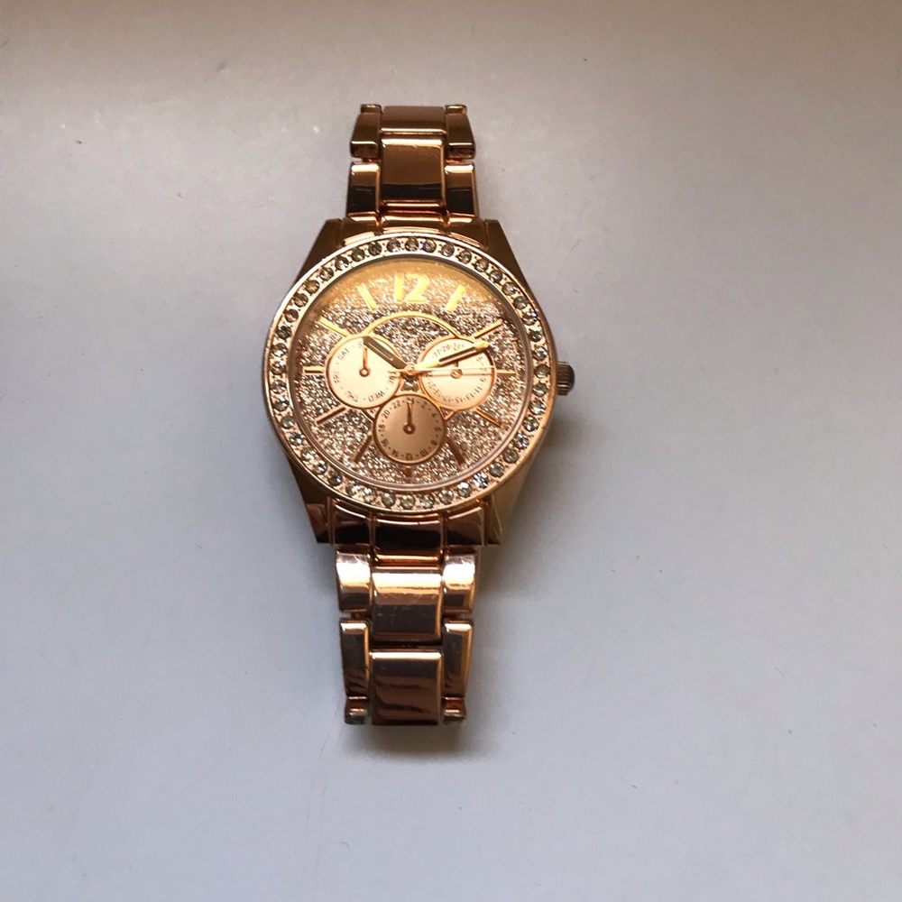 🔥CLAIRE’S GOLD WATCH🔥